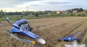 Wypadek śmigłowca w Błazinach Dolnych. Prokuratura czeka na raport PKBWL i opinię biegłego
