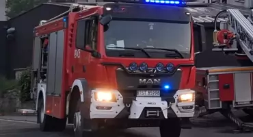 Pożar lasu w Borze Kunowskim: Pojazd leśny wywołał pożar - interwencja straży trwa