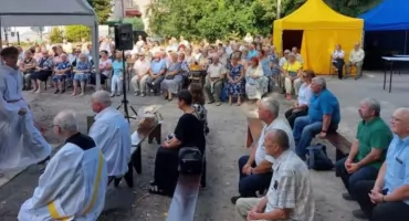 Modlitwa, muzyka i wspólnota przy kaplicy na Myśliwskiej