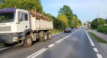 Groźny wypadek na ul. Kieleckiej w Starachowicach. Droga przez pewien czas zablokowana  