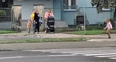 Matka z czwórką dzieci wyrzucona na bruk. Obcy ludzie okazali serce. Co zrobiła opieka społeczna?