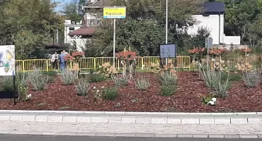 Tabliczka z nazwą powróciła na rondo