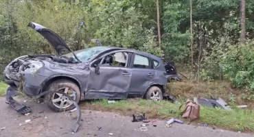 Zdarzenie drogowe między Stykowem a Kałkowem: 18-latka straciła panowanie nad samochodem i dachowała