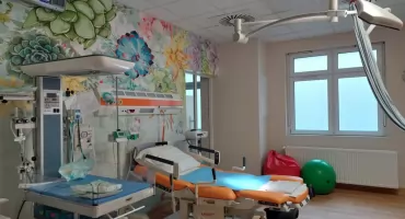 Maleje liczba porodów, ale wzrasta liczba znieczuleń