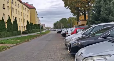 Cenne miejsca parkingowe na Staszica. Mieszkańcy mówią zdecydowanie NIE