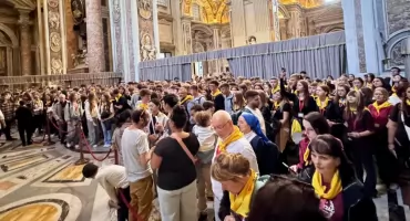 Młodzież z II LO odkrywa Watykan i Rzym! Msza św. w Bazylice Św. Piotra i Barka przy grobie JP II!