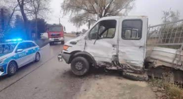 Wypadek w gm. Pawłów. Kierowca opla w szpitalu