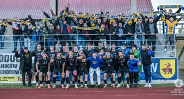 IV liga. Triumf Arki w Ożarowie