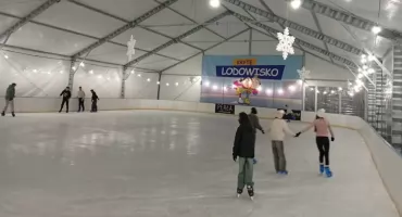Nowe kryte lodowisko powstaje w Starachowicach. Miasto szuka Sponsora Tytularnego