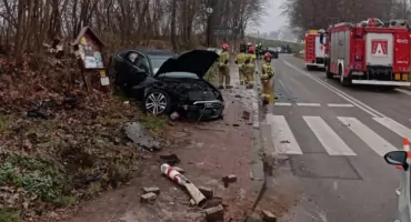 Fatalne zderzenie pojazdów na drodze w Ambrożowie w gm. Pawłów