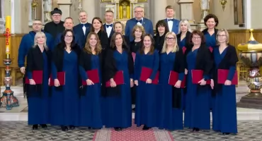 Piękny koncert chóru PER LA GLORIA na wspomnienie Św. Cecylii w kryneckiej parafii 