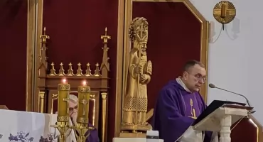 Uroczysta msza św. z udziałem pszczelarzy. Święto świętego Ambrożego w Starachowicach