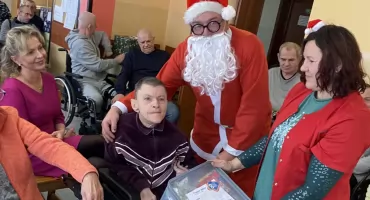 Św. Mikołaj dla seniora w DPS w Starachowicach