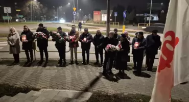  13 grudnia w Starachowicach. Strażnicy pamięci przy Kamieniu Solidarności