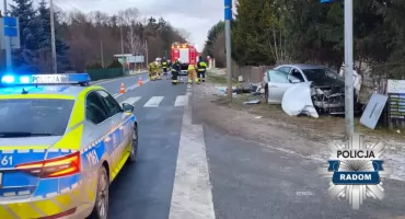 Kierująca toyotą po zderzeniu z ciężarówką trafiła do szpitala w Starachowicach