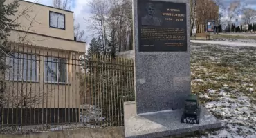 Zegar wrócił na bramę, kolejny STARuś na ścieżce