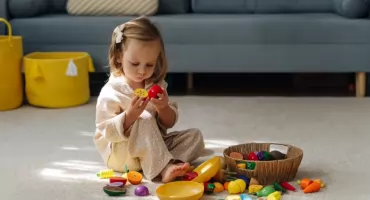 Nauka obowiązków domowych w formie zabawy – czy to działa?