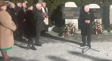 Msza święta w rocznicę śmierci Jadwigi Kaczyńskiej z udziałem Jarosława Kaczyńskiego, prezesa PiS