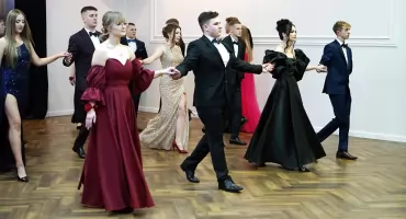 Studniówki w Starachowicach czas start...