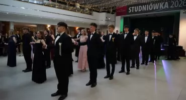 Od młodości do dojrzałości, czyli Studniówka II LO w Hotelu Europa