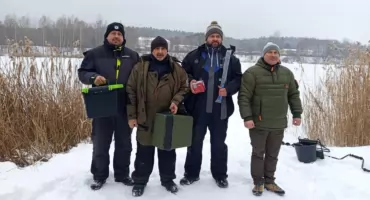 Pogoda sprzyja podlodowej rywalizacji. Kto zwycięzcą towrzyskich zawodów wędkarskich w Starachowicach?