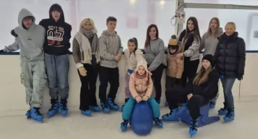 Uśmiech, któy znaczy więcej niż milion słów. Udane wyjście na lodowisko w Starachowicach...