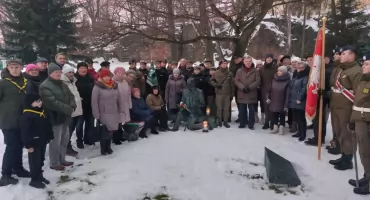Rocznicowe uroczystości przy ławeczce Halnego w Starachowicach - relacja z wydarzenia