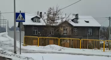Kamienica przy ul. Hutniczej w Starachowicach do rozbudowy