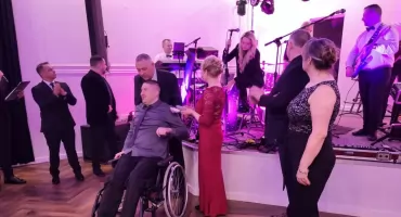 Zabawa z sercem to nadzieja dla Patryka i Oskara