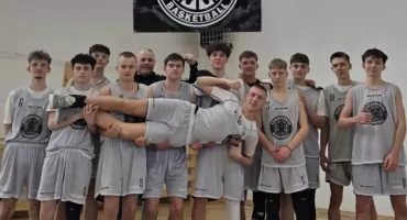 DRESZCZOWIEC DO OSTATNIEJ SEKUNDY! Basket Starachowice wyrwał zwycięstwo na 4 sekundy przed końcem meczu!