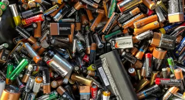 Baterie i akumulatory – jak je prawidłowo utylizować?