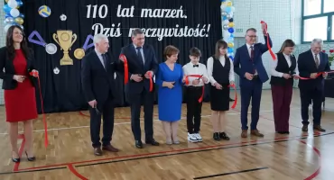 Podstawówka w Osinach ma piękną salę gimnastyczną