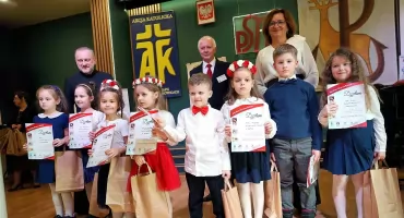 Recytujemy i śpiewamy. Konkurs Kocham Moją Ojczyznę