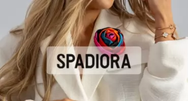 Jak ożywić prostą stylizację? Sekret tkwi w dodatkach