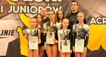 Cztery medale i minima na mistrzostwa świata. Udany start zawodniczek AKRO STAR w Krakowie