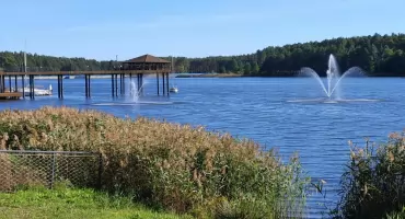 Zielone światło dla domków na wodzie nad Lubianką. Jest zgoda radnych na przetarg
