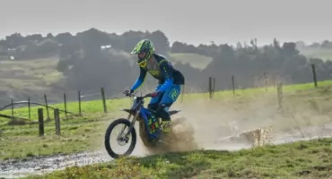 Surron w terenie i mieście — dlaczego ten motocross elektryczny podbija Polskę?