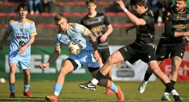 Piłka nożna IV liga. Arka Pawłów zaliczyła twarde lądowanie w Kielcach