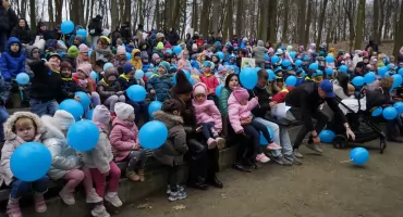  Dzień autyzmu w Starachowicach. Świat zaświecił na niebiesko