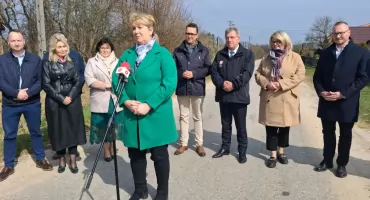 Rusza przebudowa drogi Lipiu z dofinansowaniem RFRD, stąd wizyta wojewody w gm. Brody