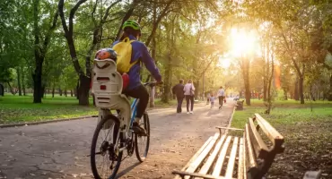 Na rower z dzieckiem. Sprawdź, jak się przygotować!