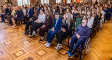 Ponad 1.900 uczniów ze stypendiami. Wśród nich uczniowie z powiatu starachowickiego