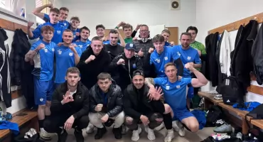 Hat-trick Mikosa i mur między słupkami. Kamienna demoluje, Star traci pozycję wicelidera