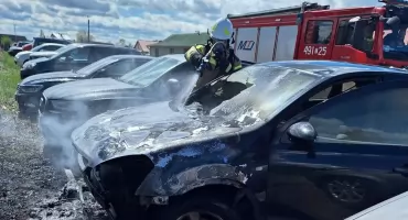 Pożar samochodu przy Sanktuarium w Kałkowie