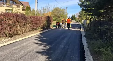 Ul. Kasztanowa w Starachowicach w remoncie. Asfalt w końcu zagościł