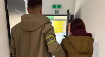 Fala bezwzględnych oszustw. Seniorzy tracą dorobek życia, policja bije na alarm