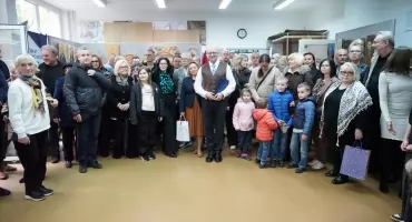 Szkice węglem Sylwestra Kiełka z dużym zainteresowaniem