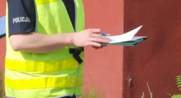 Szaleństwo na jednym kole pod okiem policji! 18-latek popisał się i w chwilę stracił prawo jazdy