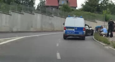 Czołowe zderzenie na ścieżce rowerowej w Starachowicach. Dwoje nastolatków trafiło do szpitala