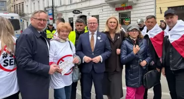 Presja ma sens! Ministerstwo wycofuje się z części zmian w systemie SENT